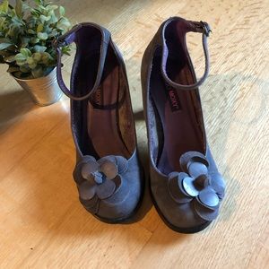 ModCloth Mojo Moxy Flower Heels